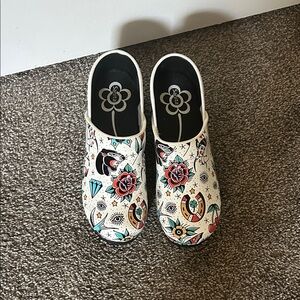 Sanita White Floral Clogs